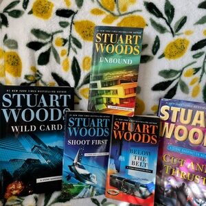 Stuart Woods Book Bundle 2 Hardcover and 3 Paperbacks as pictured Like new
